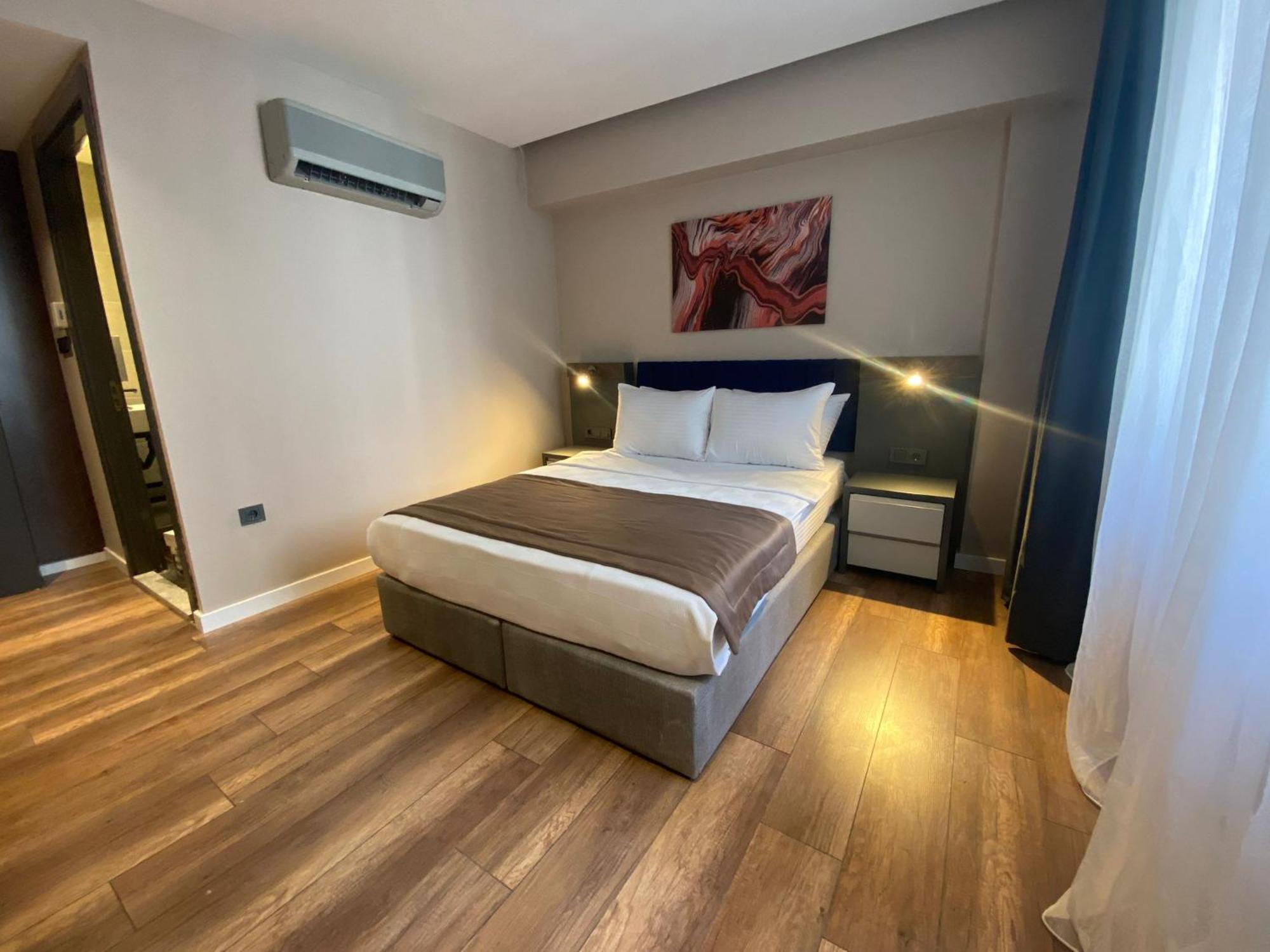 The Royals Hotel Izmir Exterior photo